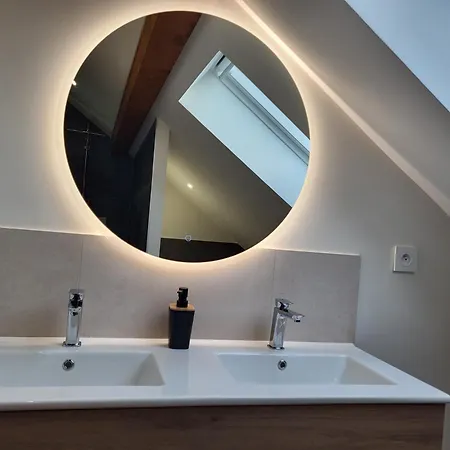 Prázdninový dům Maison Proche Du Avec Jacuzzi Et Sauna Chindrieux